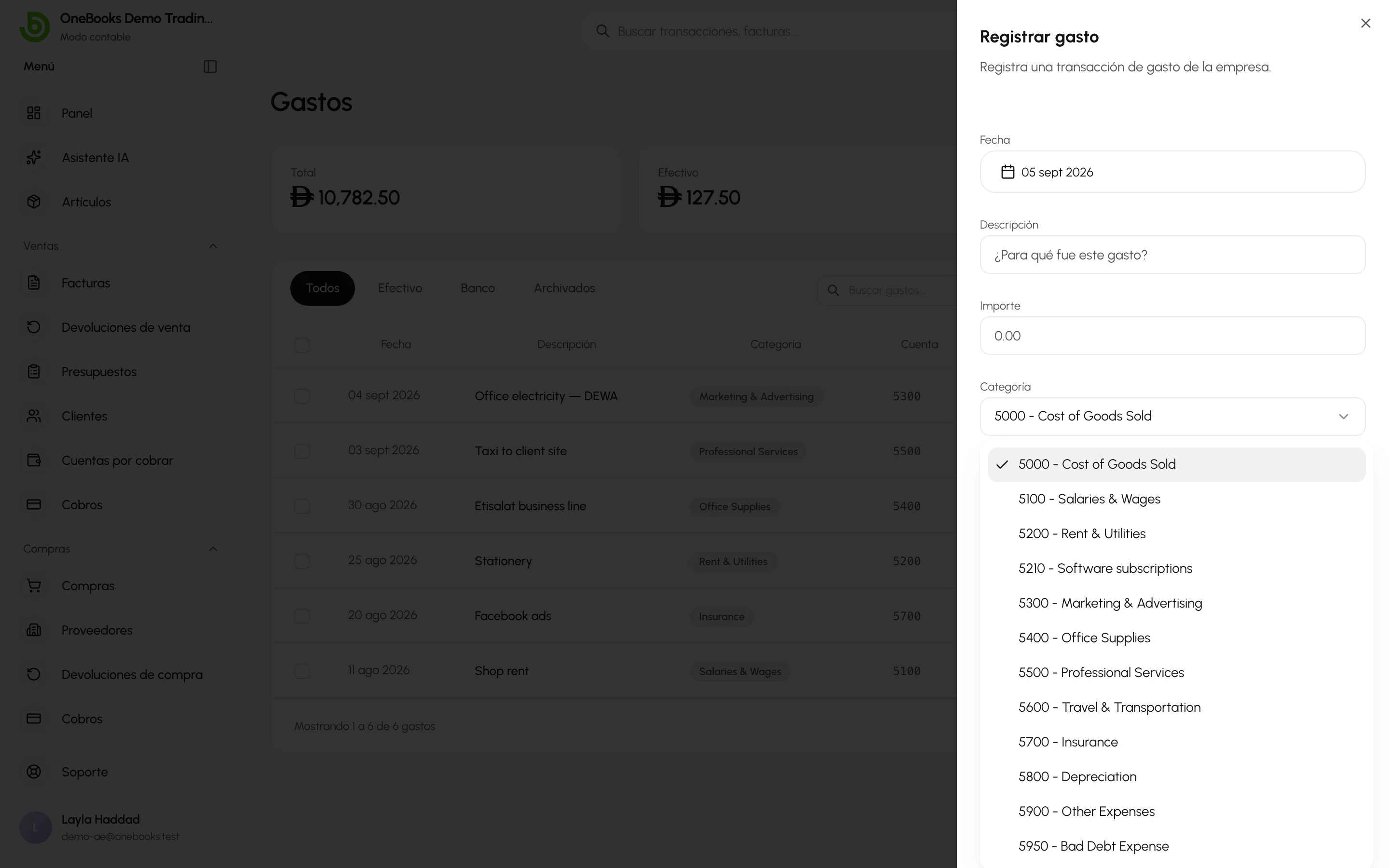 El selector de categoría del diálogo Registrar gasto con las cuentas de gasto