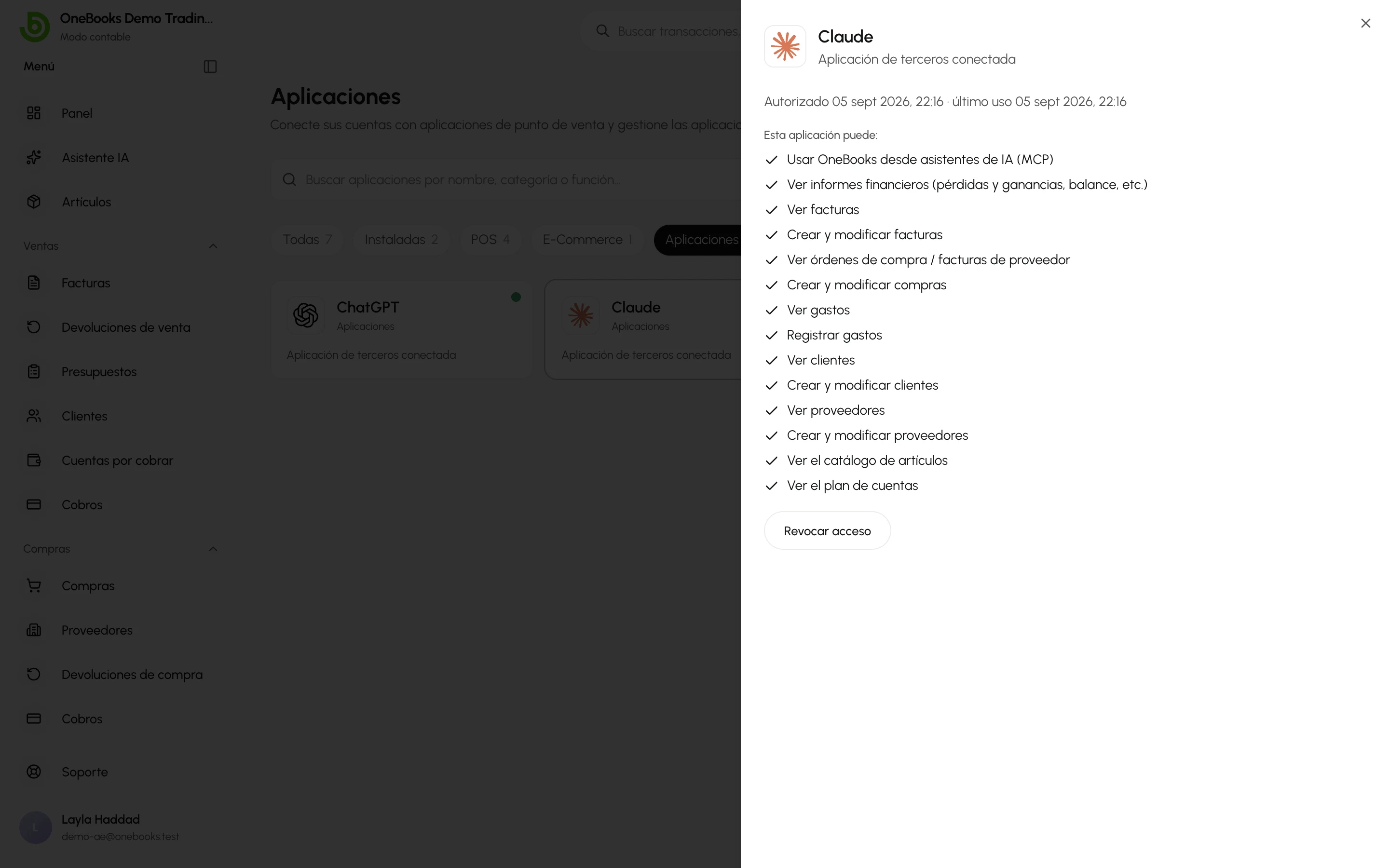 El panel de la app conectada Claude con sus permisos y el botón Revocar acceso